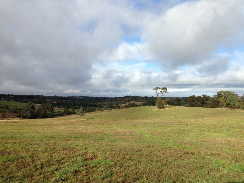 8 Cochrane Court, Wandong VIC 3758