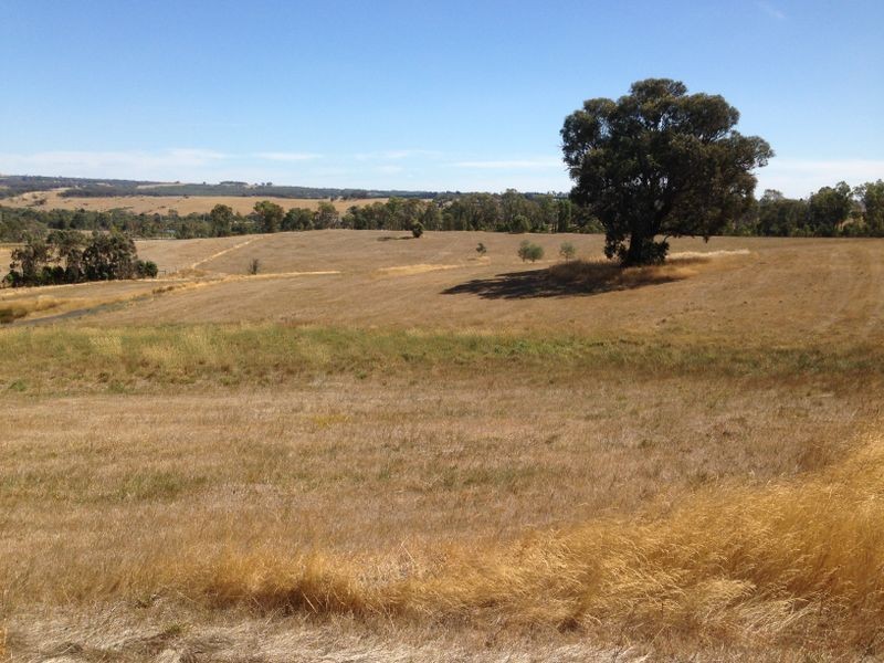 8 Cochrane Court, Wandong VIC 3758