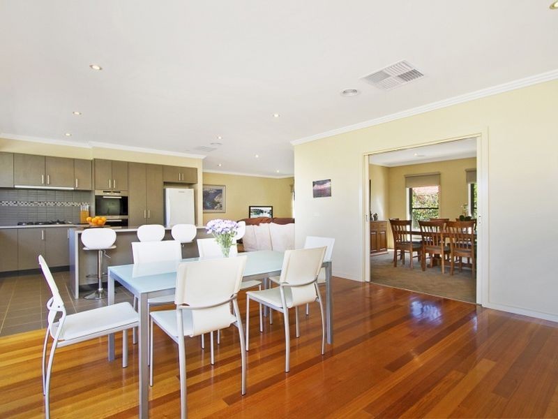 2 The Outlook, Hidden Valley VIC 3756