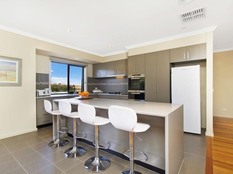 2 The Outlook, Hidden Valley VIC 3756