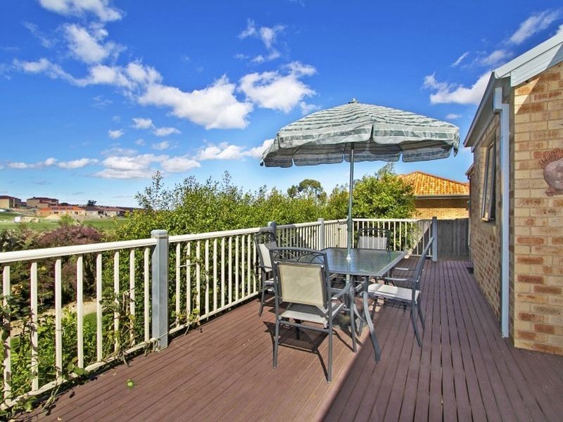 2 The Outlook, Hidden Valley VIC 3756