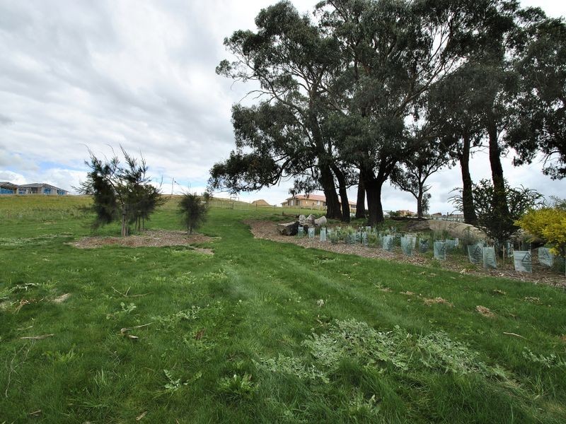 5 Cortona Close, Hidden Valley VIC 3756