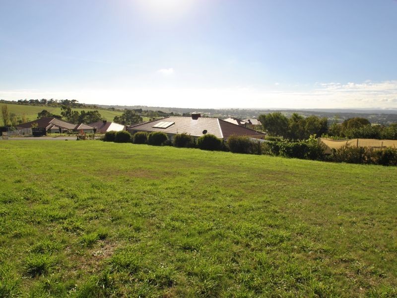 15 Aurina Drive, Hidden Valley VIC 3756