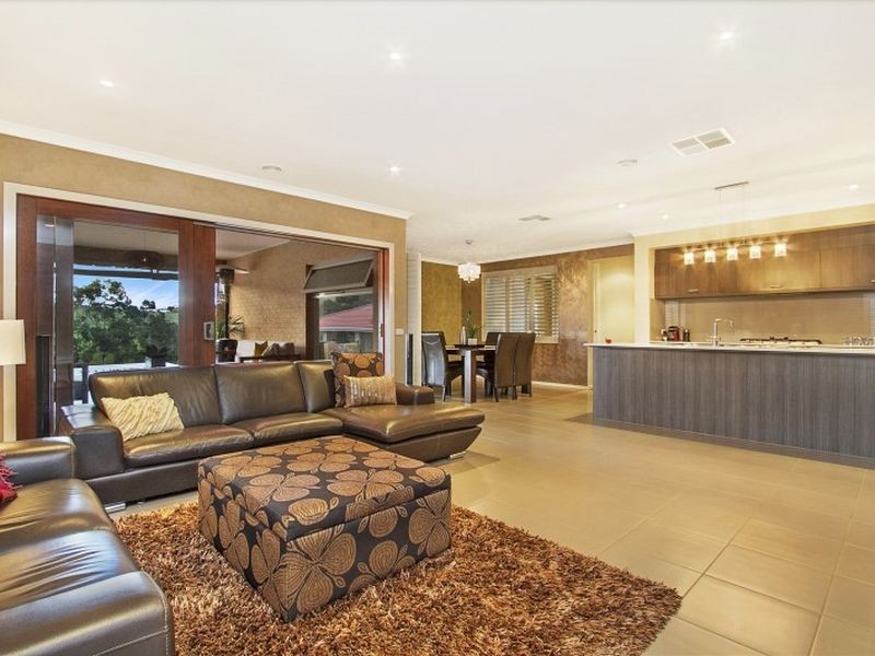 20 Aurina Drive, Hidden Valley VIC 3756