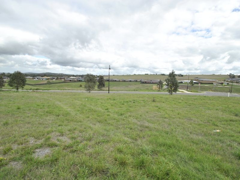 7 Spring Ridge Boulevard, Wallan VIC 3756