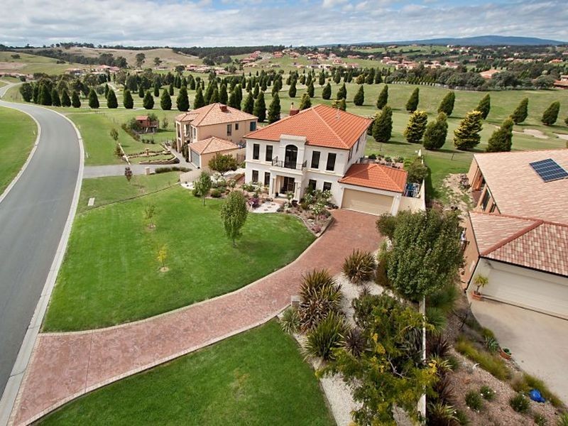 153 Valley Drive, Hidden Valley VIC 3756