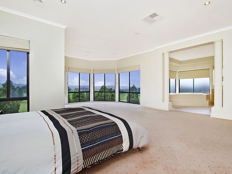 153 Valley Drive, Hidden Valley VIC 3756