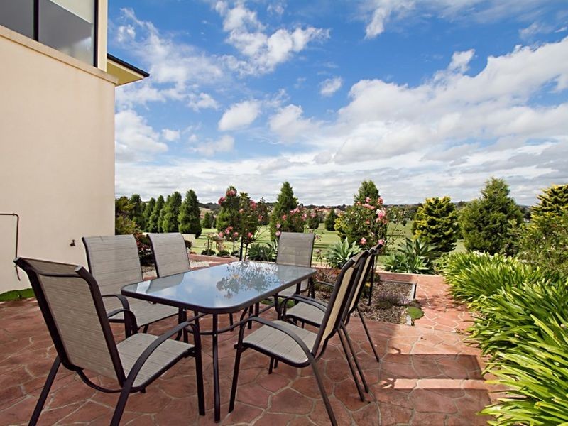 153 Valley Drive, Hidden Valley VIC 3756