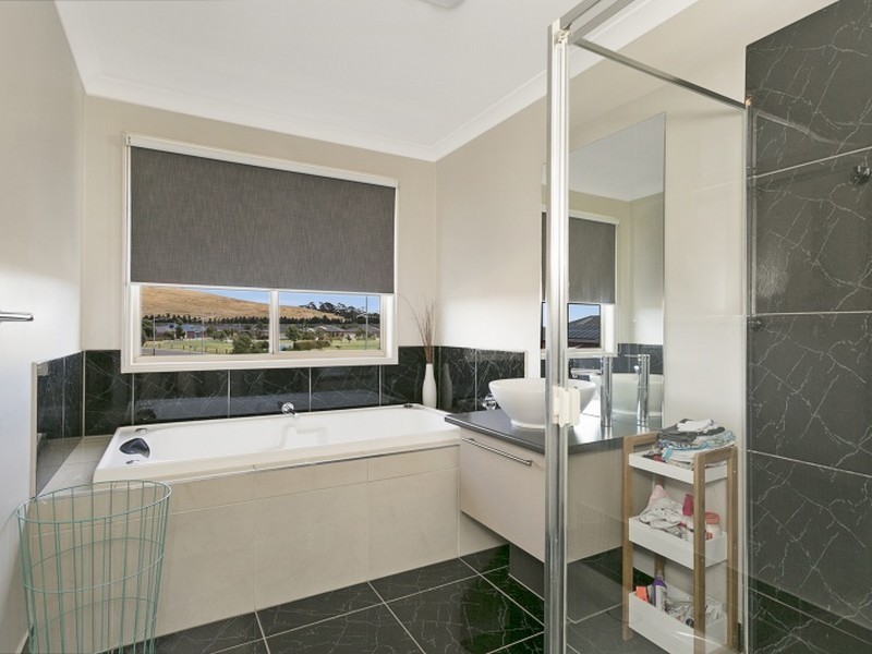 74 Wallara Waters Boulevard, Wallan VIC 3756