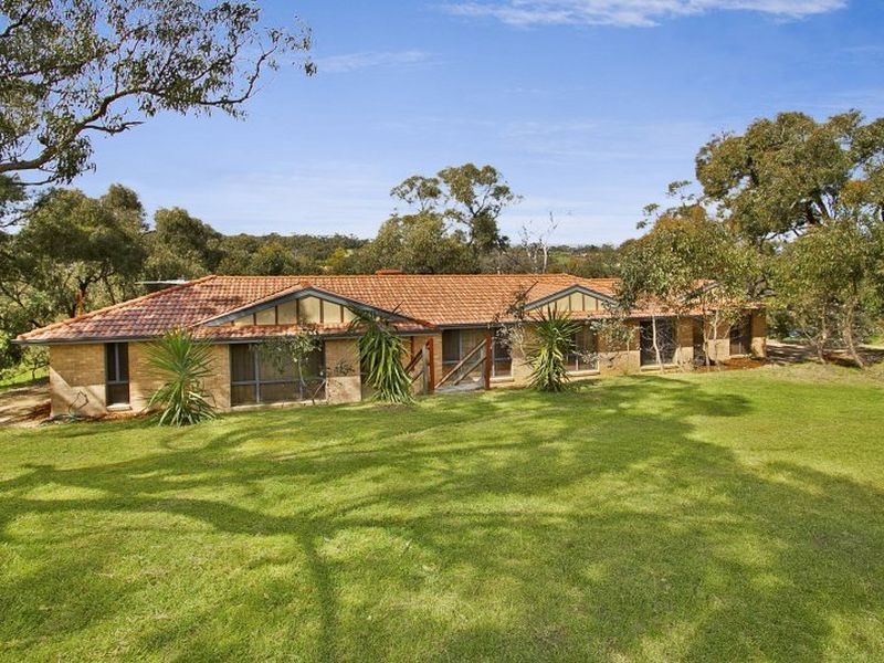 15 Toscana Way, Hidden Valley VIC 3756