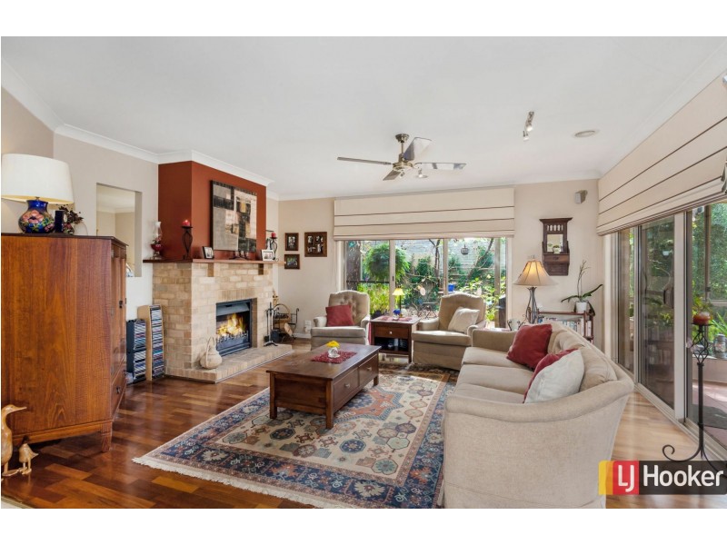 4 Uno Court, Hidden Valley VIC 3756