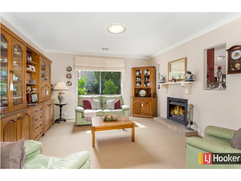 4 Uno Court, Hidden Valley VIC 3756