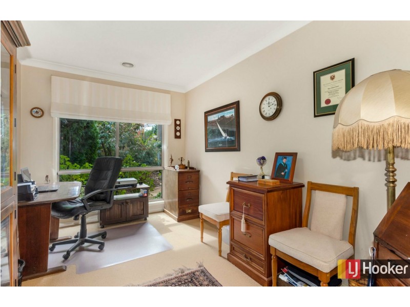 4 Uno Court, Hidden Valley VIC 3756