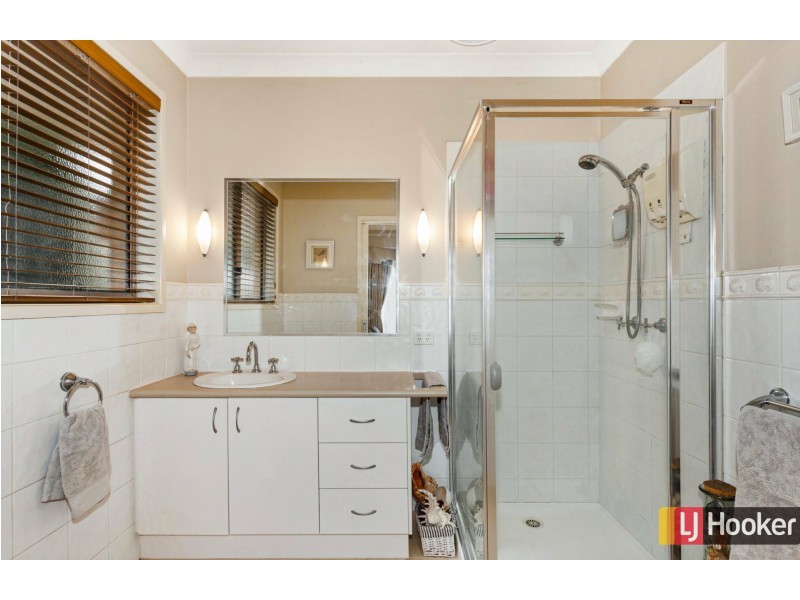 4 Uno Court, Hidden Valley VIC 3756