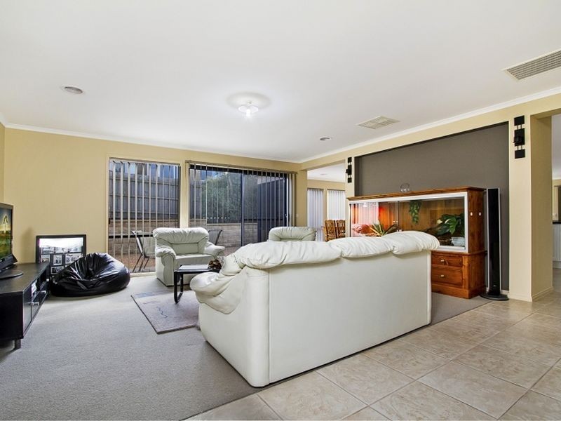 36 Silvertop Close, Wallan VIC 3756