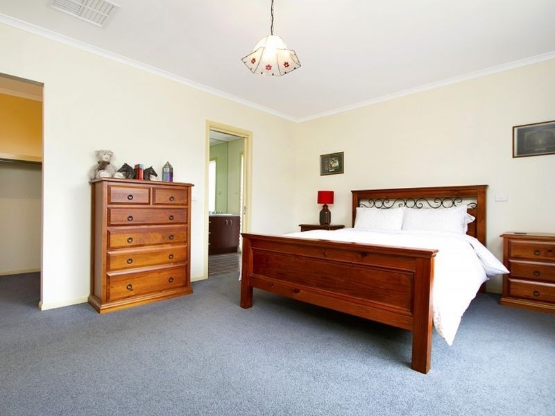 10 The Heights, Hidden Valley VIC 3756