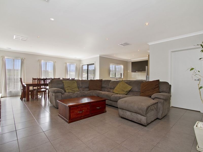 28 Pretty Sally Drive, Wallan VIC 3756