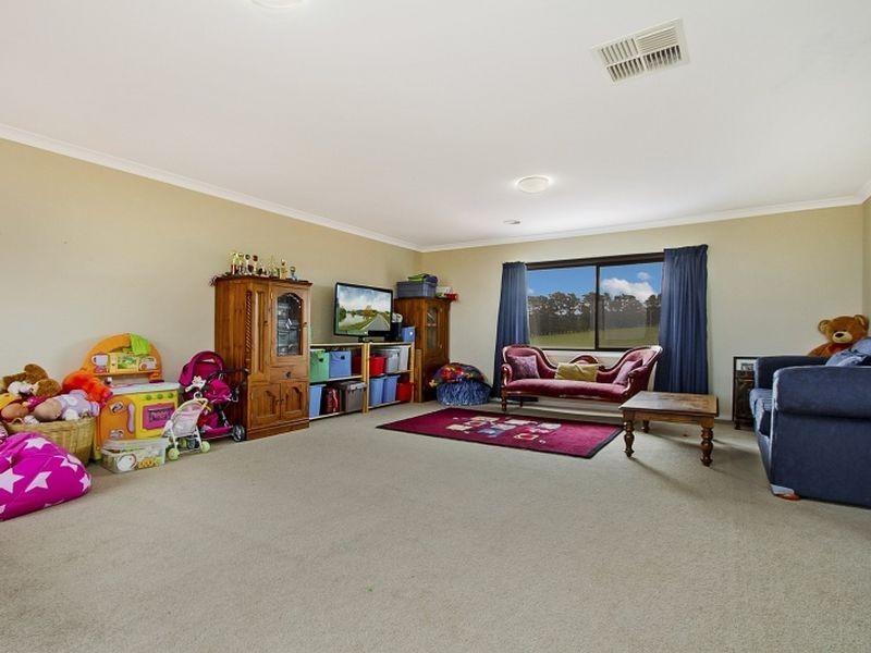 40 Aurina Drive, Hidden Valley VIC 3756