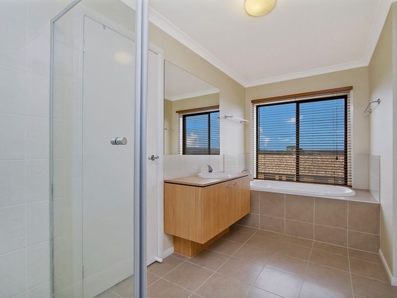 40 Aurina Drive, Hidden Valley VIC 3756