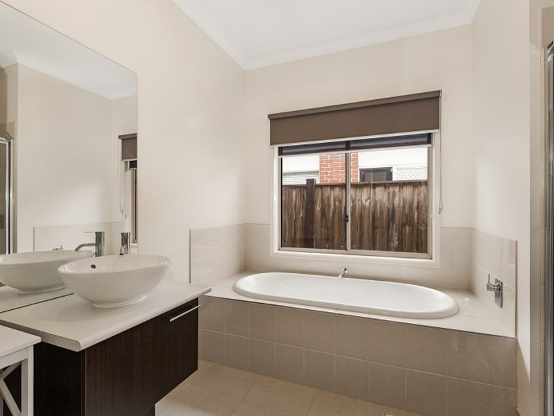 10 Palladium Circle, Beveridge VIC 3753