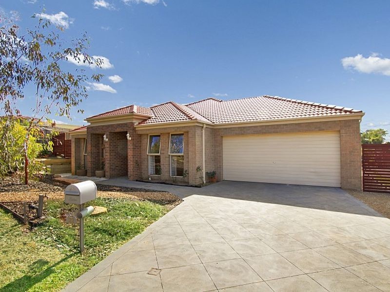 22 Carmelo Court, Hidden Valley VIC 3756