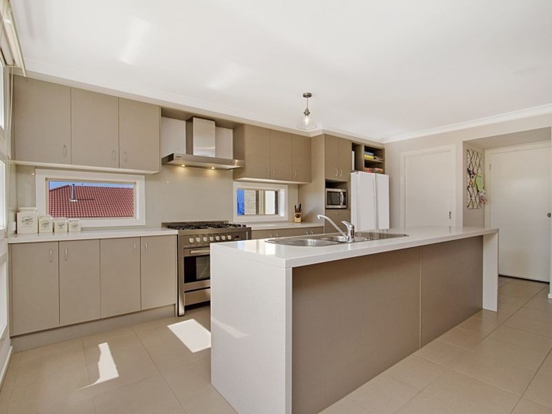 22 Carmelo Court, Hidden Valley VIC 3756