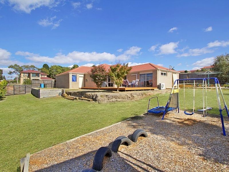 22 Carmelo Court, Hidden Valley VIC 3756