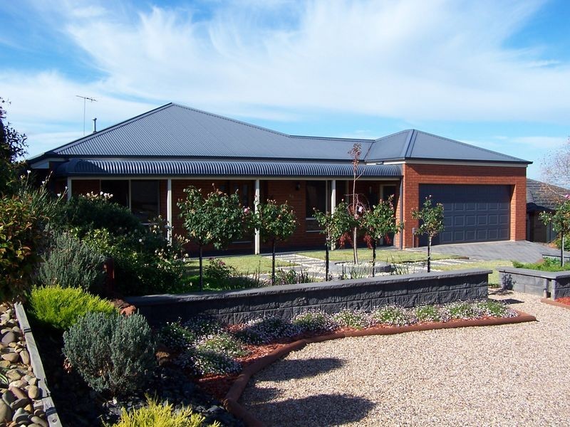 40 Silvertop Close, Wallan VIC 3756