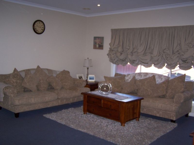 40 Silvertop Close, Wallan VIC 3756
