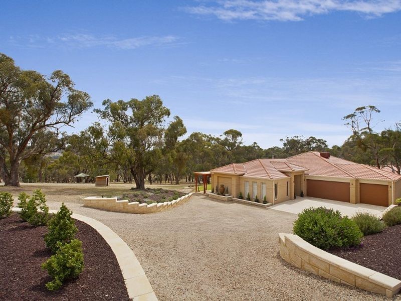 9 Arno Court, Hidden Valley VIC 3756