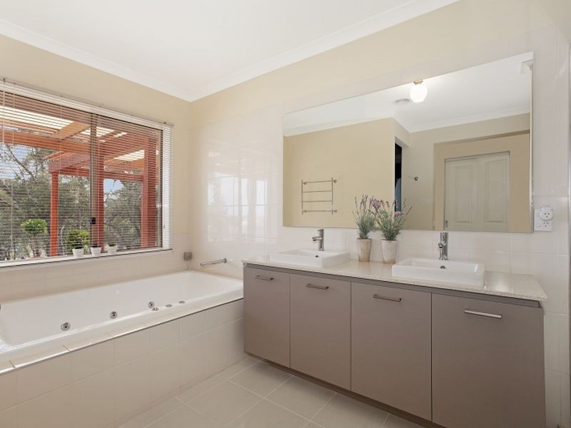 9 Arno Court, Hidden Valley VIC 3756
