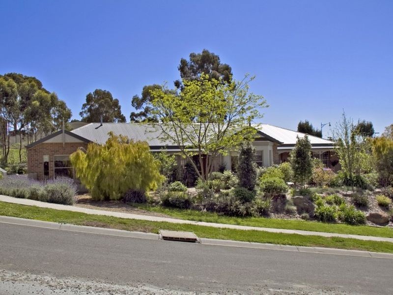 12 Lakeview Drive, Broadford VIC 3658