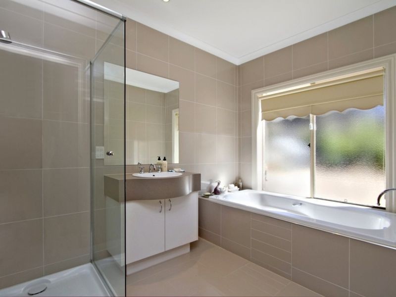 12 Lakeview Drive, Broadford VIC 3658