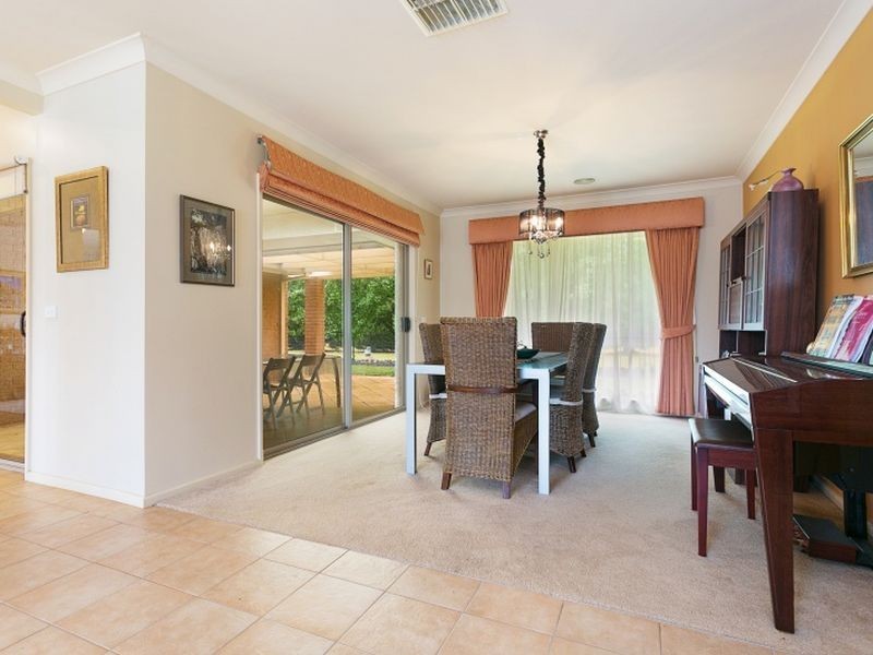 14 Augusta Way, Hidden Valley VIC 3756