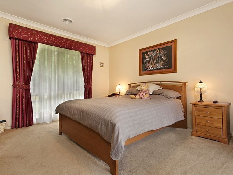 14 Augusta Way, Hidden Valley VIC 3756