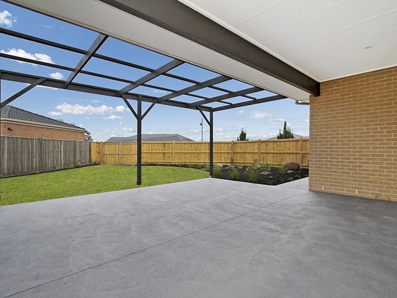 9 Blossom Way, Beveridge VIC 3753