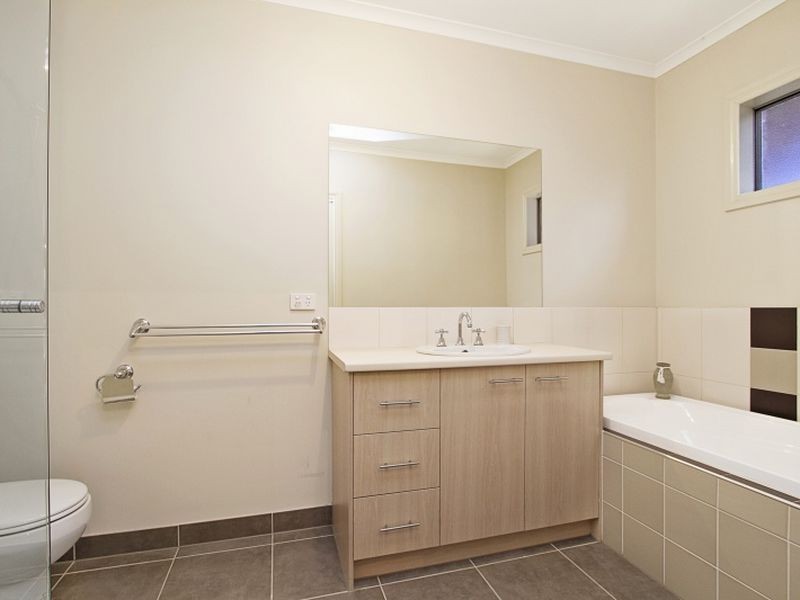 10 Golden Court, Wallan VIC 3756