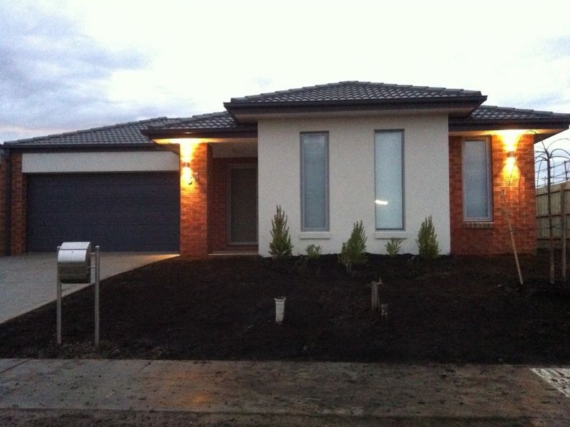 33 Watergum Way, Wallan VIC 3756