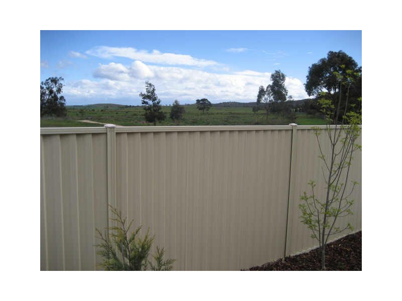 1 Alan Drive, Wallan VIC 3756