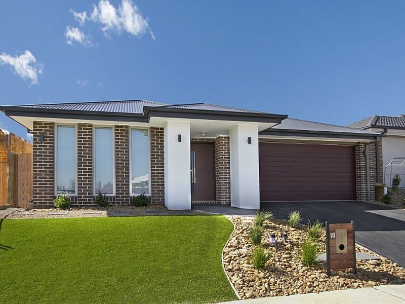 18 Halycon Bend, Beveridge VIC 3753