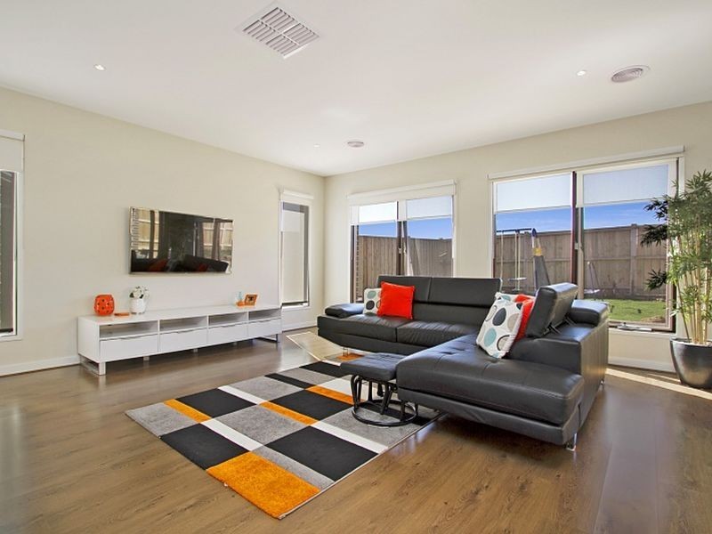 18 Halycon Bend, Beveridge VIC 3753