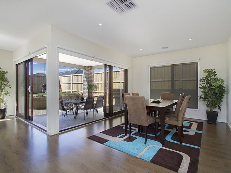 18 Halycon Bend, Beveridge VIC 3753