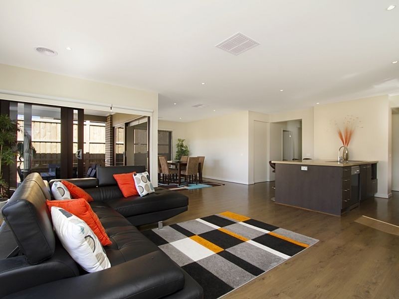 18 Halycon Bend, Beveridge VIC 3753