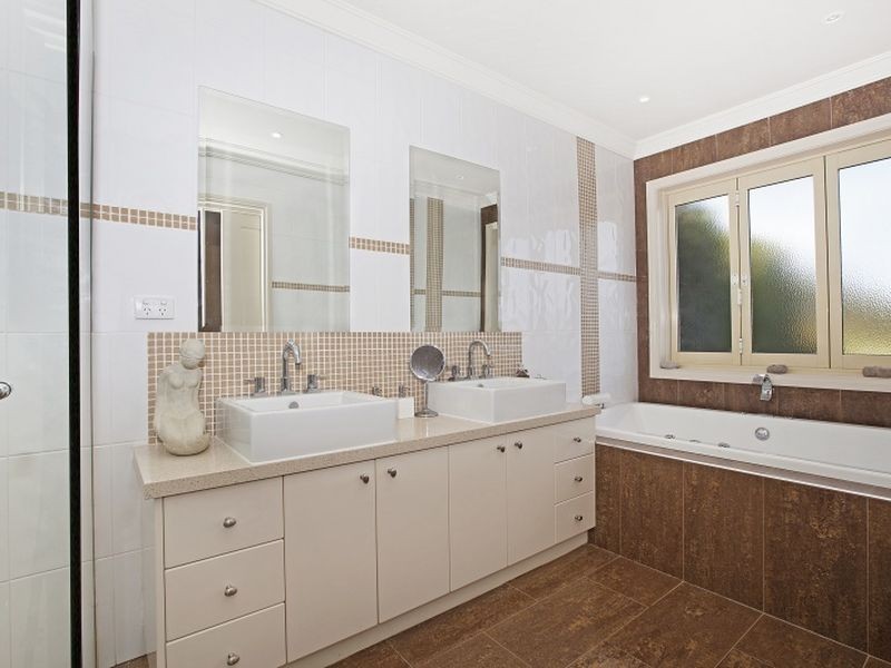 20 Eastern Ridge, Hidden Valley VIC 3756