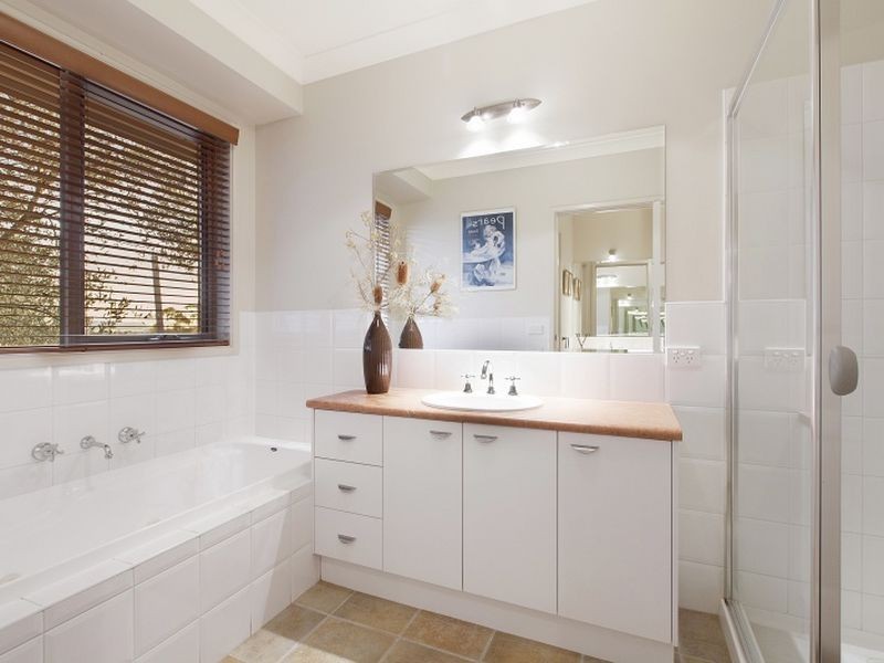 700 Valley Drive, Hidden Valley VIC 3756