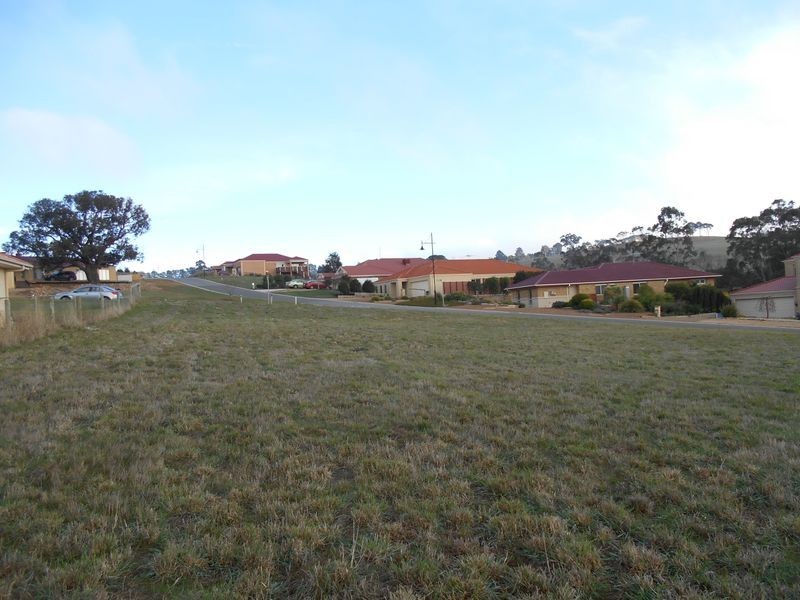 1 Carmelo Court, Hidden Valley VIC 3756