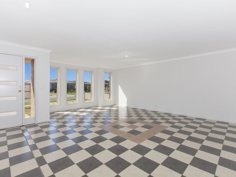 44 Adrian Circuit, Wallan VIC 3756