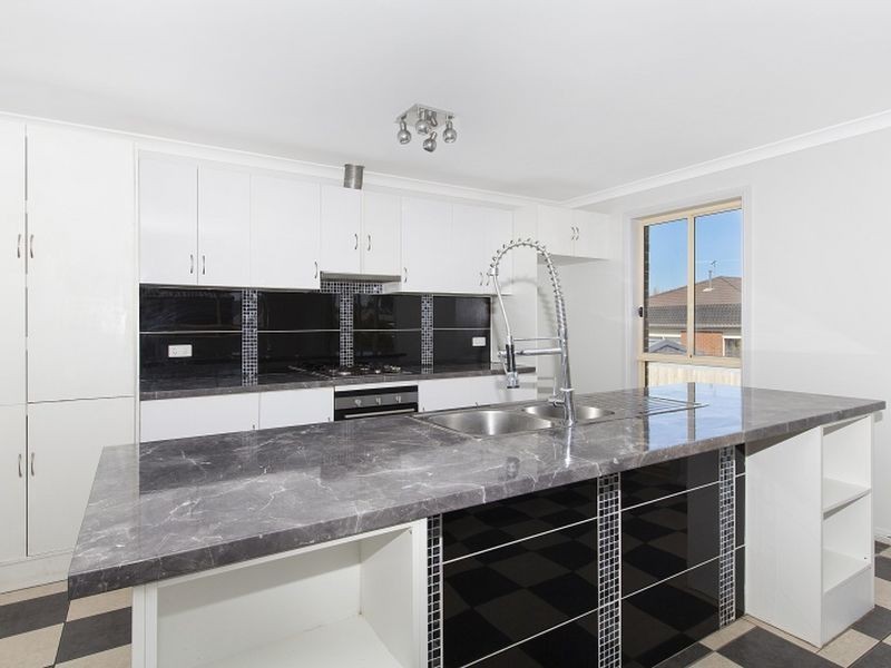 44 Adrian Circuit, Wallan VIC 3756