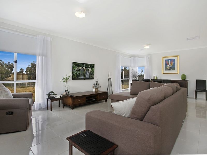 13 Angel Way, Beveridge VIC 3753