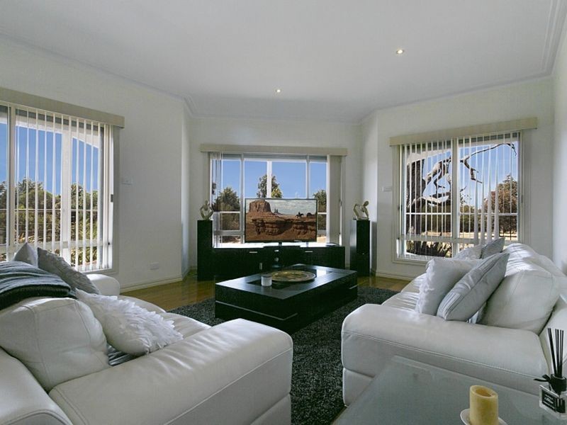 24 Porcupine Court, Chintin VIC 3756